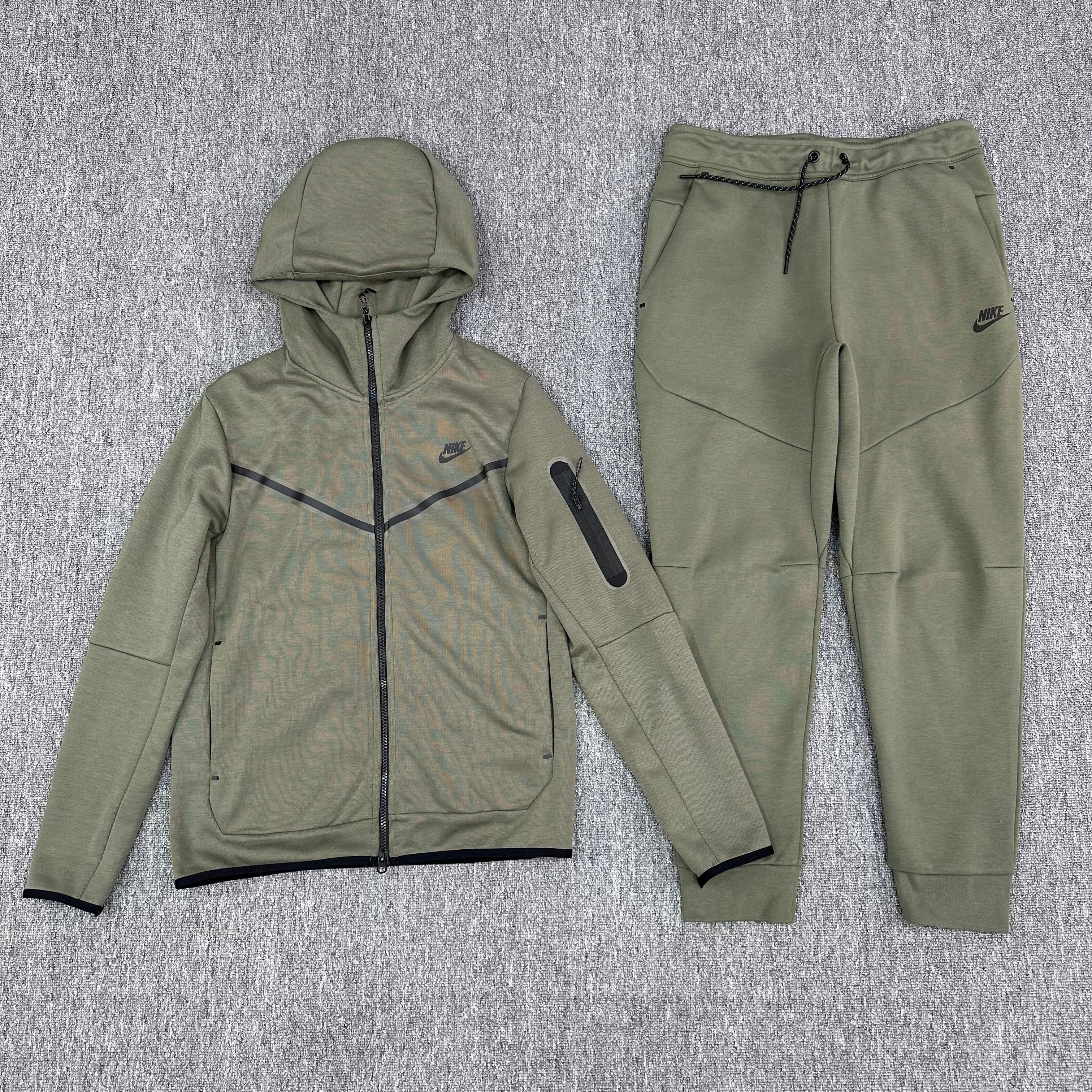 Nike Tech Fleece