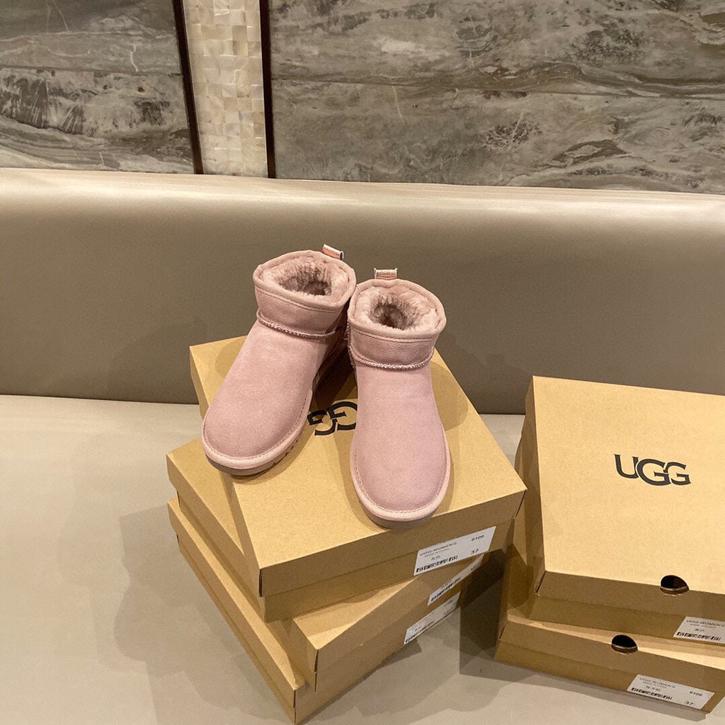UGG