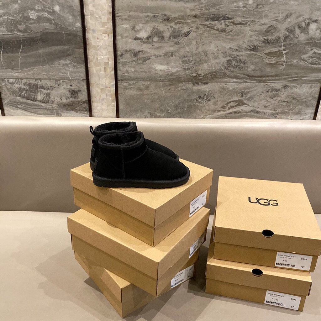 UGG