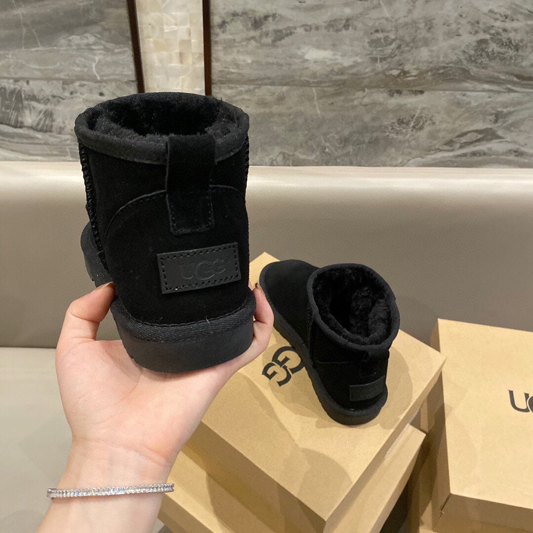 UGG