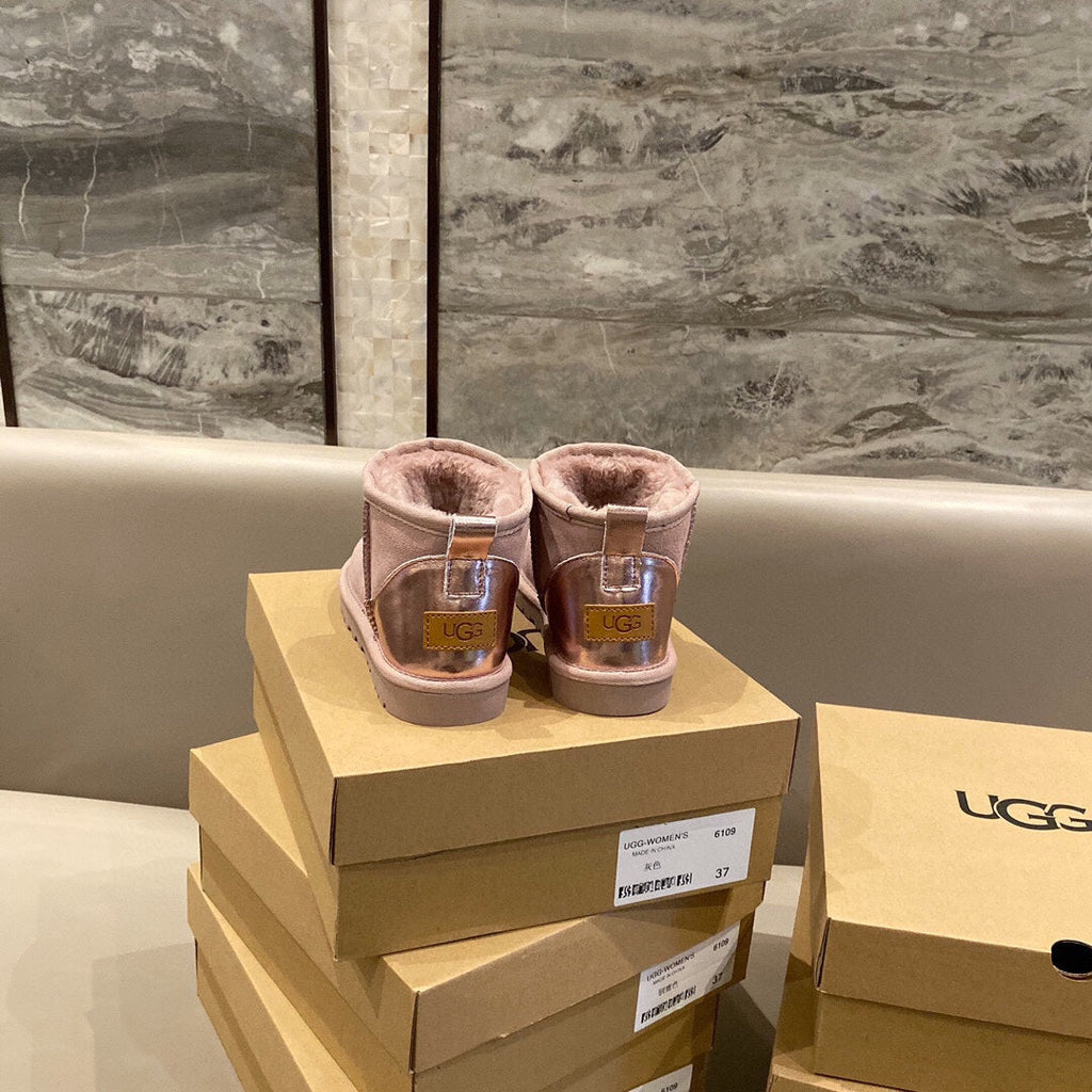 UGG