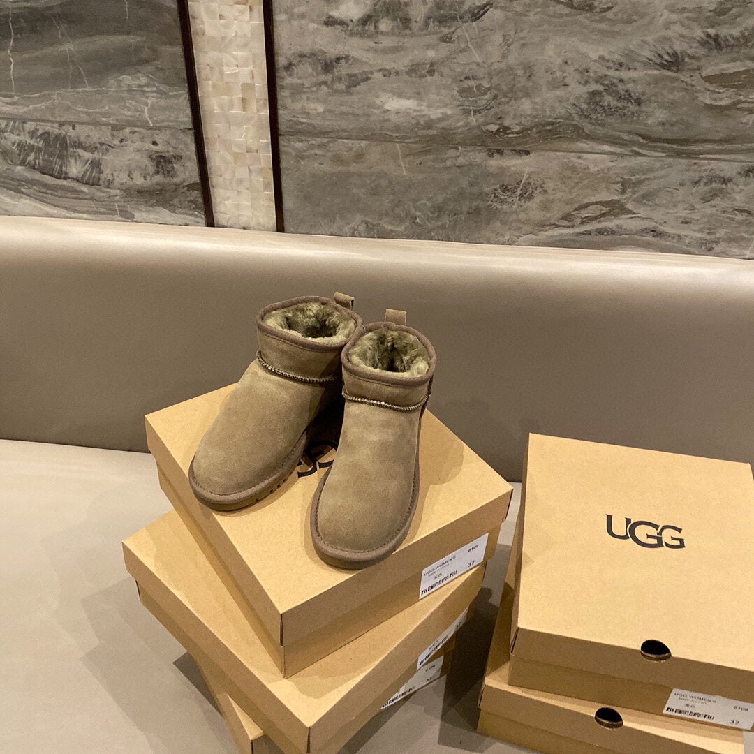 UGG