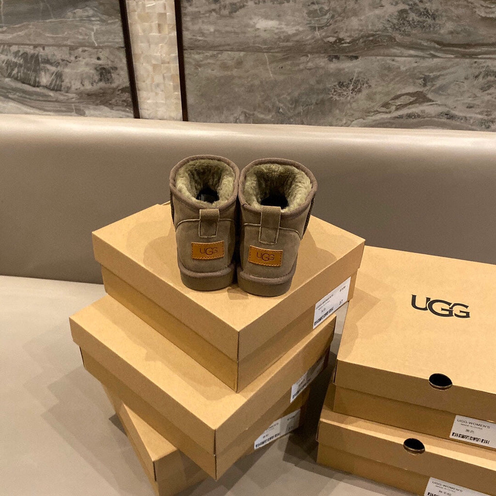 UGG